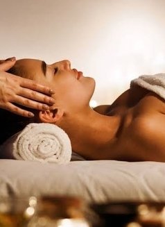 PLEASURE PARADISE - Massage for women - masseur in Hyderabad Photo 7 of 9