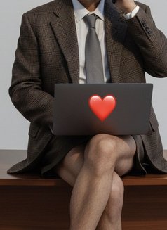 Massage FOR LADIES ONLY - Transsexual companion in Dubai Photo 1 of 2