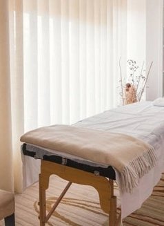 Massage Female and Couples Only - Acompañantes masculino in Dubai Photo 3 of 5