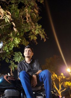 Massage for Couple N Ladies - Male escort in Dubai Photo 1 of 1