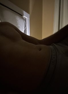 Massage for Ladies - Male escort in Dubai Photo 1 of 2