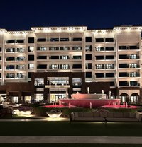 Massage FOR LADIES ONLY - Acompañante transexual in Dubai