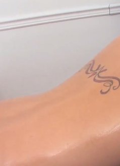 LADIES ONLY-Sensual Massage+happy ending - masseur in Dubai Photo 6 of 8