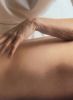 Massage for Opening the Senses - masseuse in Toronto Photo 1 of 4
