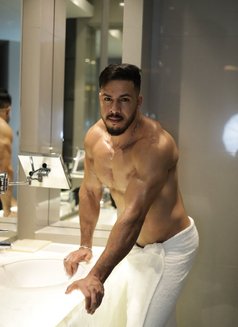 Massage In Dubai - Male escort in Dubai Photo 14 of 15