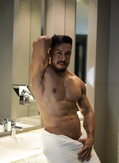 Massage In Dubai - Male escort in Dubai Photo 1 of 15
