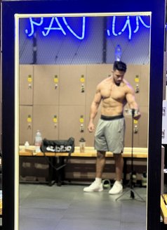 Massage In Dubai - Male escort in Dubai Photo 15 of 15
