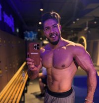 Massage In Dubai - Acompañantes masculino in Dubai