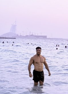Massage in Dubai - Acompañantes masculino in Dubai Photo 2 of 14
