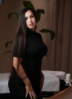MASSAGE INCLUDING 🥃🥃❣️❣️ - puta in Dubai Photo 8 of 9
