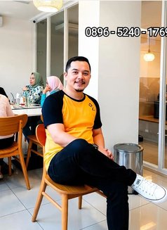Massage Jakarta Man - Male escort in Jakarta Photo 10 of 11