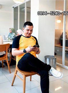 Massage Jakarta Man - Male escort in Jakarta Photo 11 of 11