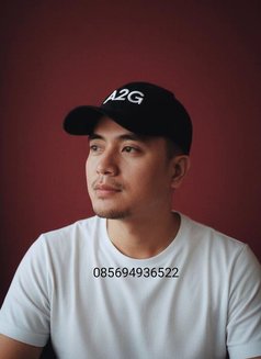 Massage Jakarta Indonesia - Male escort in Jakarta Photo 1 of 3