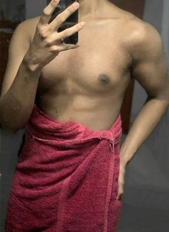 Massage Jake - Male escort in Colombo Photo 3 of 4