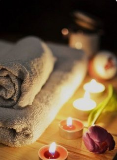 Massage only - escort in Riyadh Photo 1 of 13