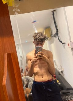 Massage Service +974 - Male companion in Doha Photo 1 of 6