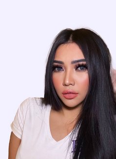 Massage - escort in Al Manama Photo 3 of 3