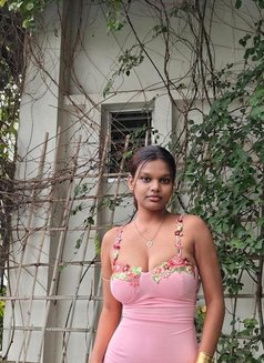 Massage therapist /gff experience - escort in Noida Photo 3 of 4
