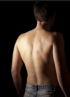 🇵🇭 Massage Therapist - masseur in Al Manama Photo 1 of 1