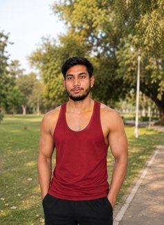 Massage therapists with cock - Acompañantes masculino in New Delhi Photo 6 of 8