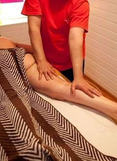 Massage Therapy Services for Felames - Male adult performer in Abu Dhabi Photo 5 of 7