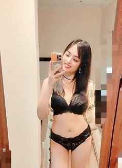 Massage VIP - puta in Doha Photo 11 of 13