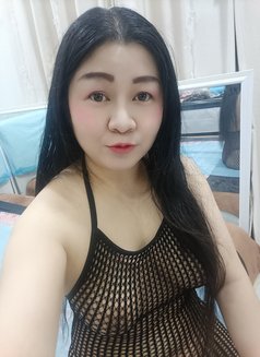massage with fun full service - Masajista in Al Manama Photo 7 of 18