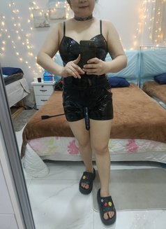 massage with fun full service - Masajista in Al Manama Photo 9 of 18