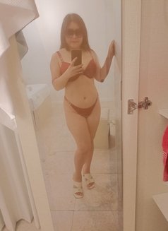 massage with fun full service - Masajista in Al Manama Photo 12 of 18