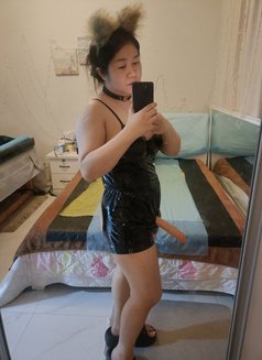 massage with fun full service - Masajista in Al Manama Photo 14 of 18
