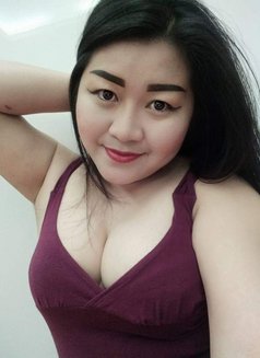 massage with fun full service - masseuse in Al Manama Photo 12 of 18