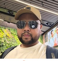 Massasue and roleplay - Male escort in Abu Dhabi
