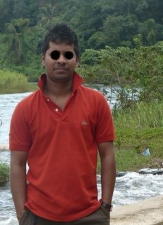 Roshan- Private & Independent Escort - Male escort in Colombo Photo 10 of 14