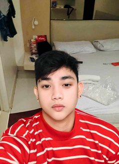 Masseur in town - Male escort in Manila Photo 2 of 6
