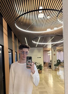 Masseur Patrick - Male escort in Riyadh Photo 9 of 10
