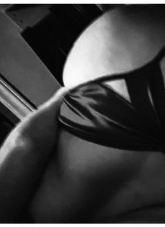 Masseuse Et Dominant - dominatrix in Strasbourg Photo 1 of 2