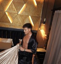 Massimo - Male escort in Dubai Photo 8 of 8