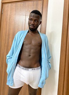 Massive Black - Male escort in Doha Photo 1 of 3
