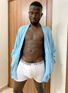 Massive Cassava - Acompañantes masculino in Muscat Photo 1 of 10