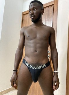 Massive Cassava - Acompañantes masculino in Muscat Photo 2 of 10