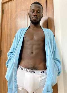 Massive Cassava - Acompañantes masculino in Muscat Photo 10 of 10