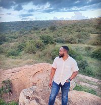 Massive K - masseur in Nairobi