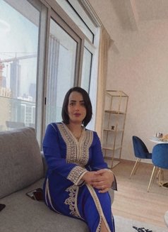 عمه غزل Masters - escort in Dubai Photo 1 of 4
