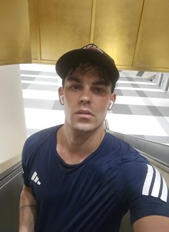 Mat - Male escort in Bangkok Photo 8 of 10