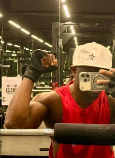 Mata - Male escort in Dubai Photo 1 of 6