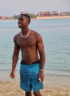 Mathew - Male companion in Dubai Photo 2 of 12