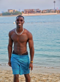 Mathew - Male companion in Dubai Photo 4 of 12