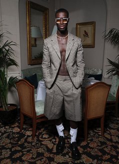 Mathew - Male companion in Dubai Photo 6 of 12