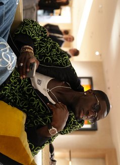 Mathew - Male companion in Dubai Photo 9 of 12