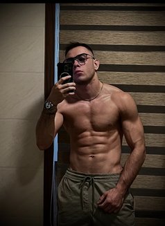 Mathew Swiss Athlete BWC - Male escort in Bangkok Photo 3 of 6